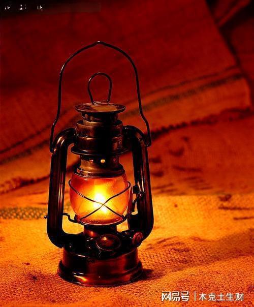 国产煤油灯评测视频,传统照明新体验，节能环保两不误